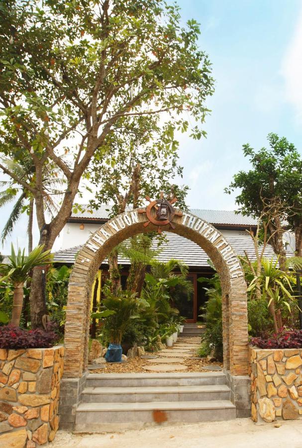 Nha Vuon Thuyen Truong Apartamento Dong Hoi Exterior foto